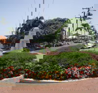 Yeppoon War Memorial - Lightning Ridge Tourism