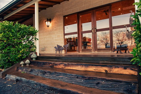 Baratto Wines - Lightning Ridge Tourism 0