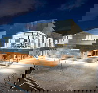 Bowery Theatre - Lightning Ridge Tourism