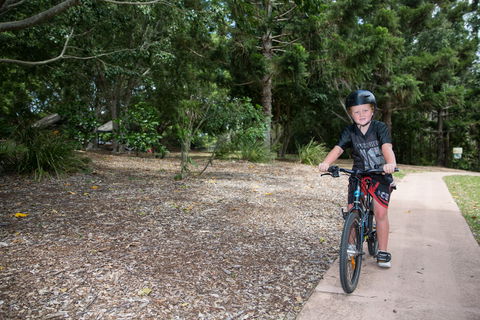 Carole Green Walkway - John Oxley Reserve - Lightning Ridge Tourism 1