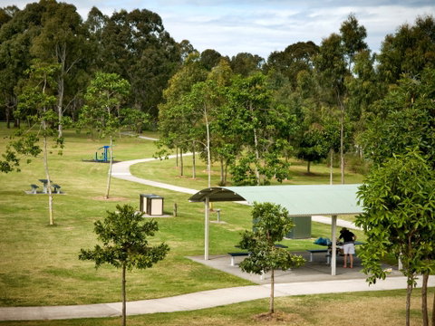 Logan River Parklands - Lightning Ridge Tourism 1