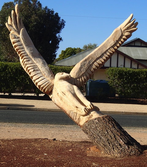 Loxton Community Conservation & Heritage Park - Lightning Ridge Tourism 1