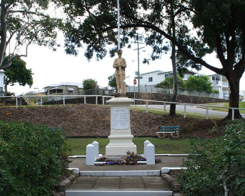 Manly War Memorial - Lightning Ridge Tourism 0