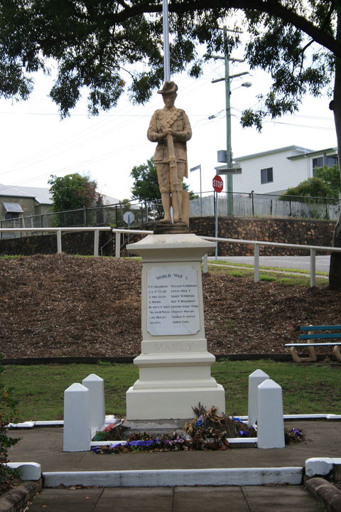 Manly War Memorial - Lightning Ridge Tourism 1