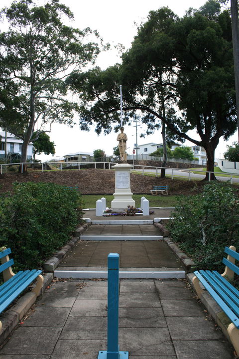 Manly War Memorial - Lightning Ridge Tourism 2
