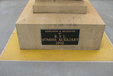 Soldier Statue Memorial, Chinchilla - Lightning Ridge Tourism 1
