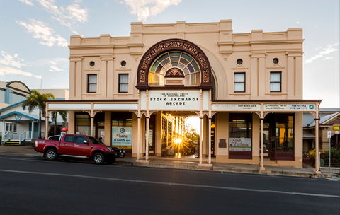 Stock Exchange Arcade - Lightning Ridge Tourism 0