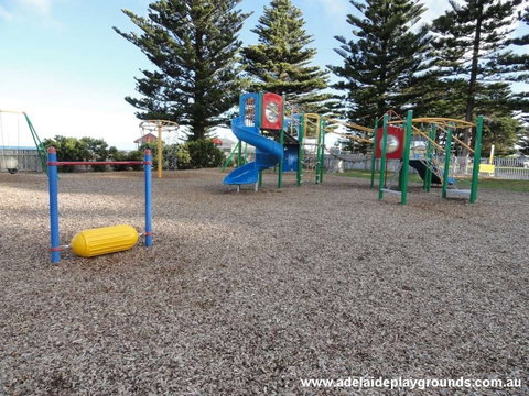 Susan Wilson Memorial Playground - Lightning Ridge Tourism 0