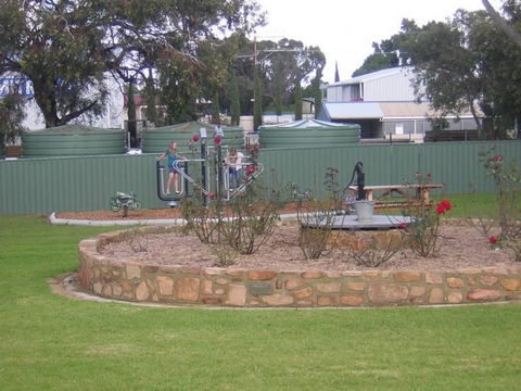 Wright Park Playground - Lightning Ridge Tourism 1