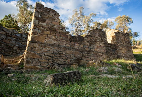Adelong Falls Gold Mill Ruins - Lightning Ridge Tourism 2