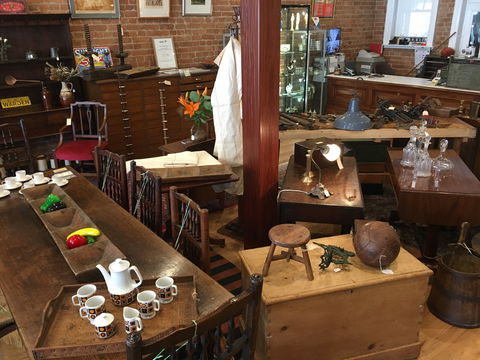 Braidwood Antiques - Lightning Ridge Tourism 2