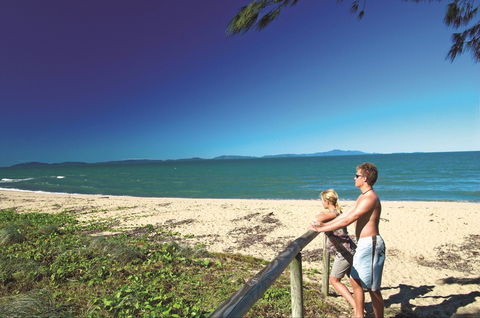 Forrest Beach - Lightning Ridge Tourism 0