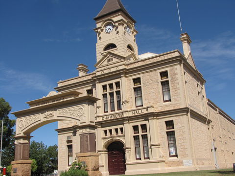 Historic Wallaroo Town Drive - Lightning Ridge Tourism 0