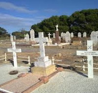 Historic Clan Ranald Shipwreck Graves - Lightning Ridge Tourism
