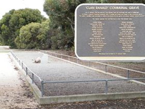 Historic Clan Ranald Shipwreck Graves - Lightning Ridge Tourism 1