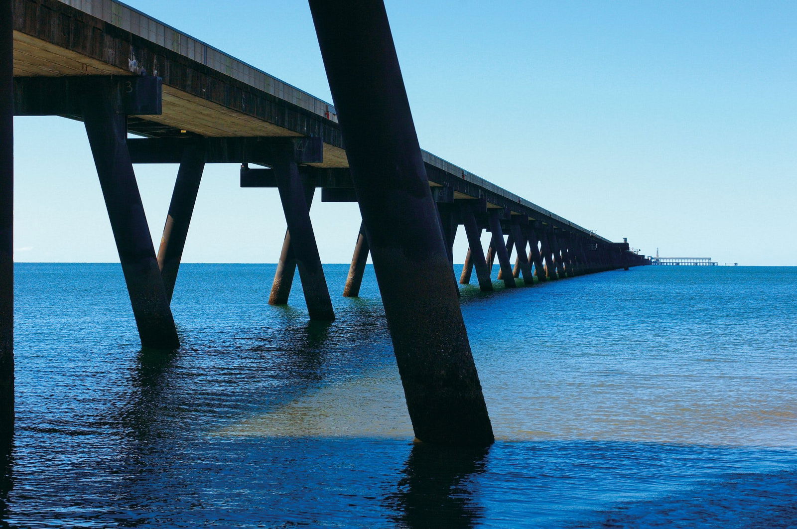 Cluden QLD Lightning Ridge Tourism
