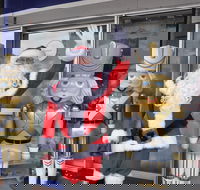 Mrs Claus and Santa - Lightning Ridge Tourism