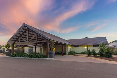 Pacific Dunes Golf Club - Lightning Ridge Tourism 0