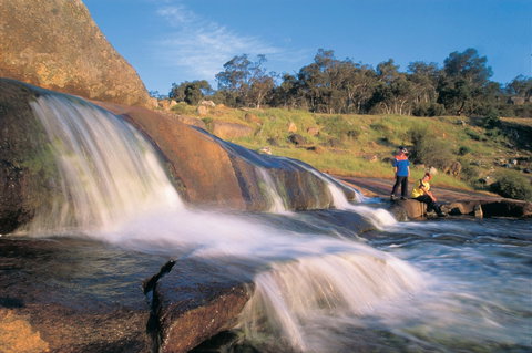 Perth Hills - Lightning Ridge Tourism 0