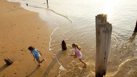 Phillip Island - Lightning Ridge Tourism 0