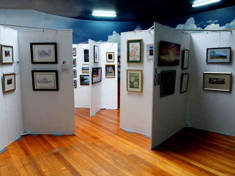 Pioneer Gallery (Working Art Space Sheffield) - Lightning Ridge Tourism 1