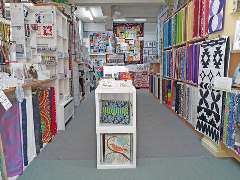 Sew Bright Alpine Quilting - Lightning Ridge Tourism 1