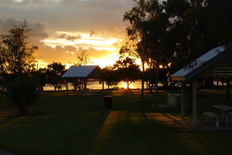 Spinnaker Park - Lightning Ridge Tourism 2