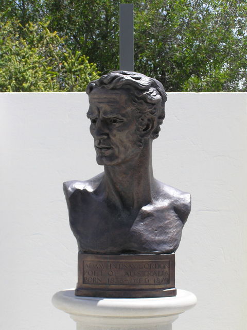 Adam Lindsay Gordon Bronze Bust - Lightning Ridge Tourism 0