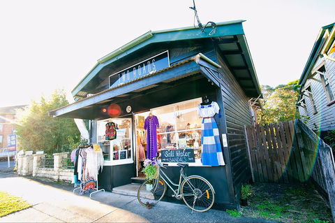 Arts, Vintage And Retro Trail - Lightning Ridge Tourism 0