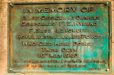Avro Anson A4-4 Memorial - Lightning Ridge Tourism 1