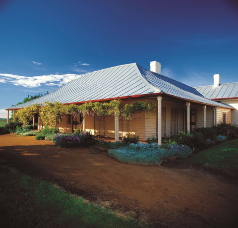 Cooma Cottage - Lightning Ridge Tourism 0