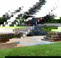 Dunwich War Memorial - Lightning Ridge Tourism