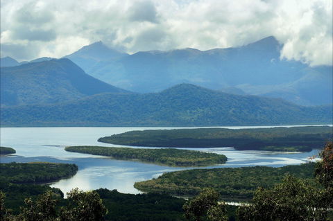 Hinchinbrook Island National Park - Lightning Ridge Tourism 0