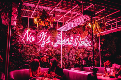 Holey Moley Northbridge - Lightning Ridge Tourism 0