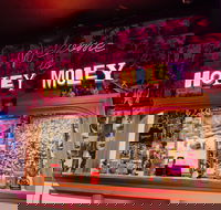 Holey Moley Charlestown - Lightning Ridge Tourism