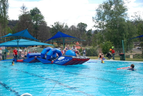 Marysville Outdoor Swimming Pool - Lightning Ridge Tourism 1