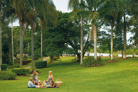 Melsa - Lightning Ridge Tourism 0