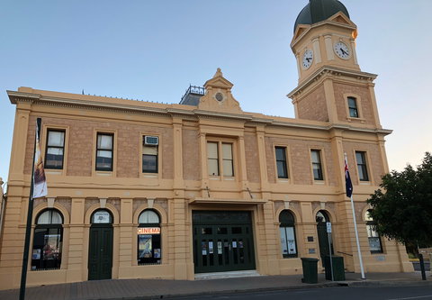 Moonta Gallery Of The Arts - Lightning Ridge Tourism 2