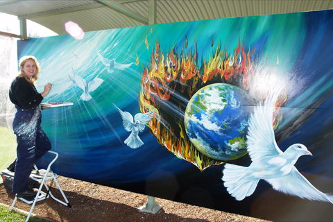 Mural Park - Lightning Ridge Tourism 0