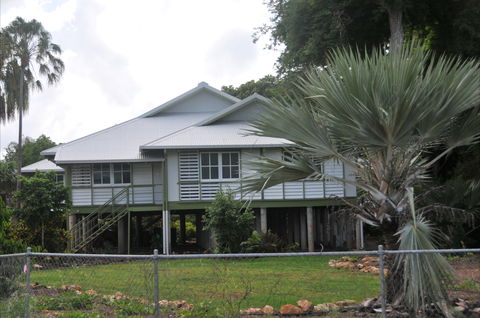 Myilly Point Heritage Precinct - Lightning Ridge Tourism 2