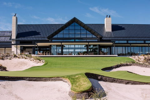 Peninsula Kingswood Country Golf Club - Lightning Ridge Tourism 0