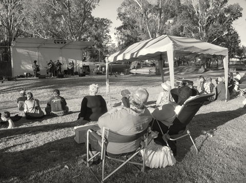 Pioneer Park - Lightning Ridge Tourism 0