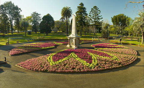 Queens Park, Toowoomba - Lightning Ridge Tourism 0