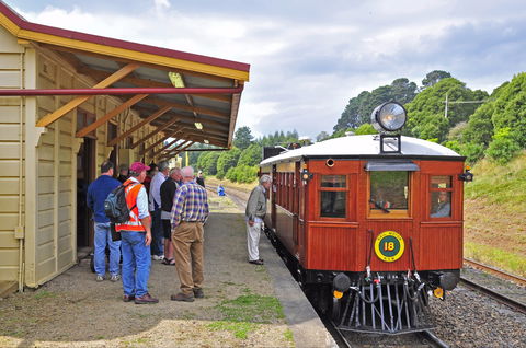 Robertson Heritage Railway Station - Lightning Ridge Tourism 0