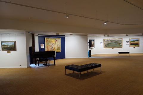 Stanthorpe Regional Art Gallery - Lightning Ridge Tourism 1