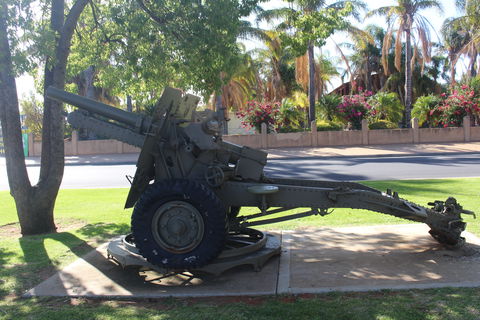 War Gun Trophy - Lightning Ridge Tourism 1