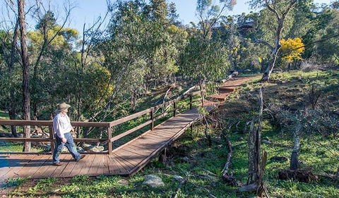 Falcon Falls Walking Track - Lightning Ridge Tourism 0