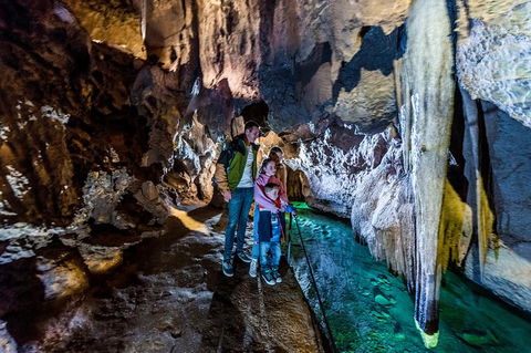 Jenolan Caves: Imperial Cave Tour - Lightning Ridge Tourism 2
