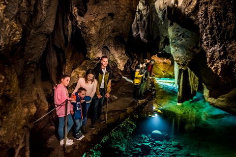 Jenolan Caves: Imperial Cave Tour - Lightning Ridge Tourism 0