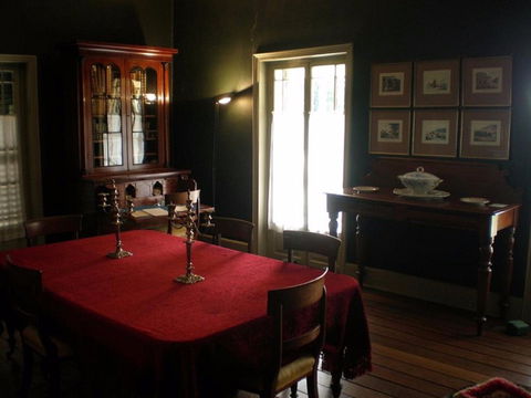 Experiment Farm Cottage - Lightning Ridge Tourism 1